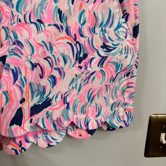 Lilly Pulitzer scalloped Shorts blue pink size 12 - Picture 2 of 8